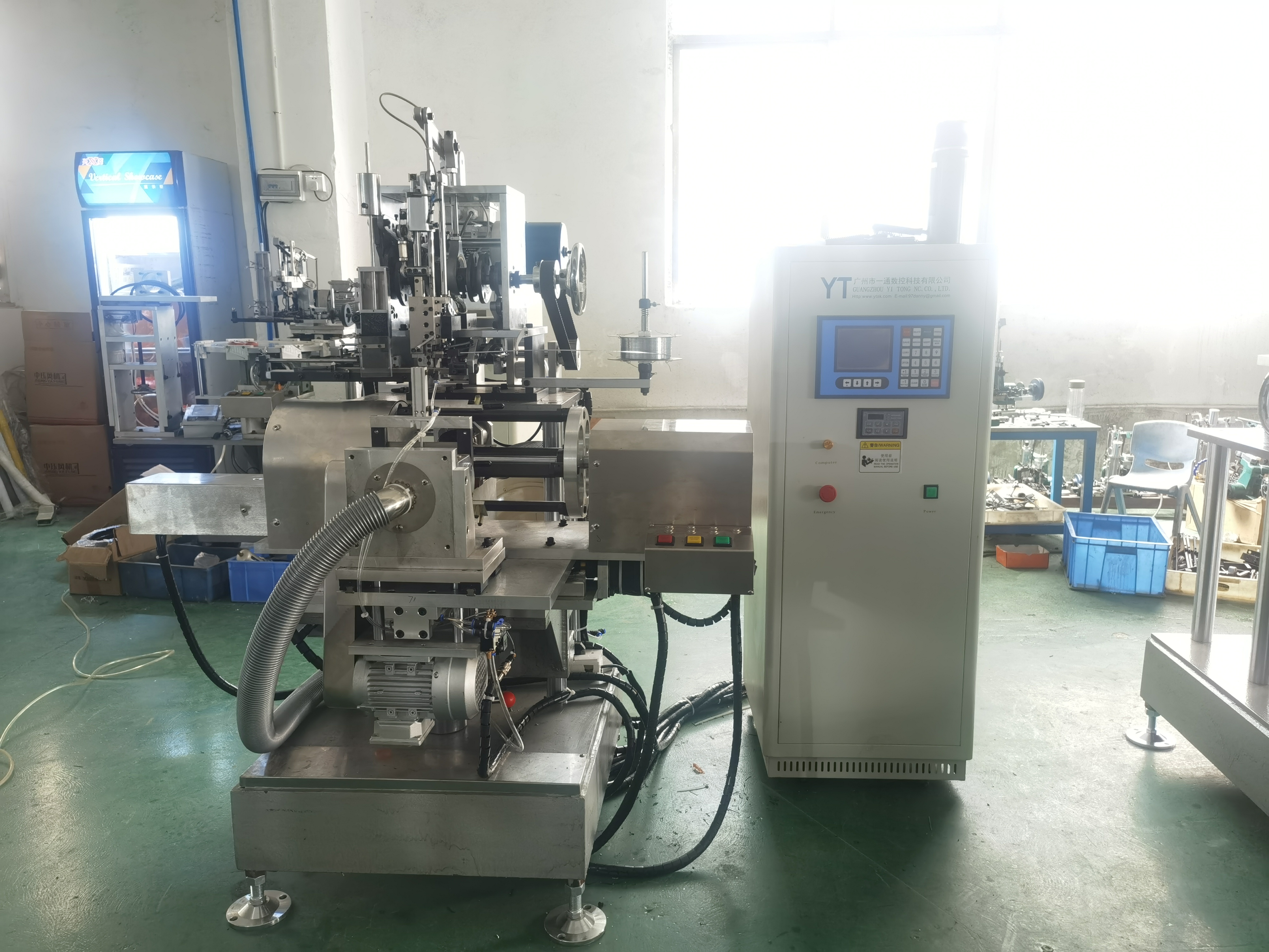 Drilling and tufting machine for hair brush(Round handle)